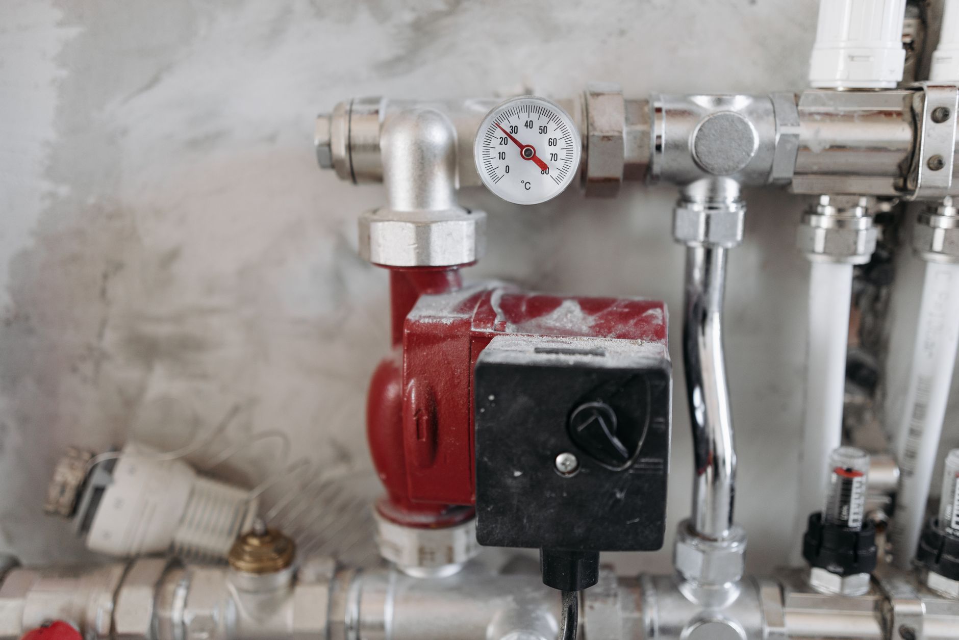 Pressure being read at the manifold before a repair is quoted.
